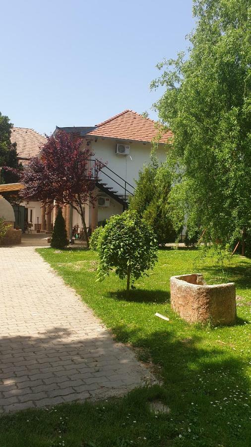 Hársfavirág Vendégház Pápa Exterior foto